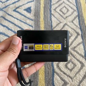 Cyber shot Sony super sleek compact camera